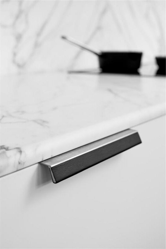 Bench Black leather Inox finish