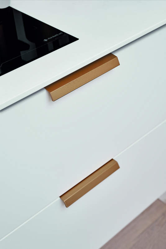 Bench Brushed Brass Finish