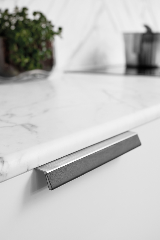 Bench Grey leather Inox finish