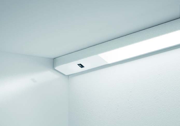 GE0cornerXT Surface mounted w switch