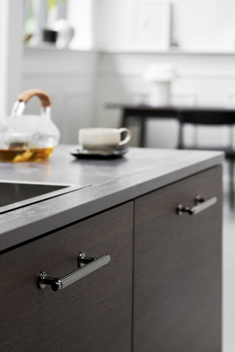 Villa - Black Nickel