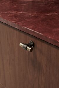 Antique Brown/Fine Brushed Brass