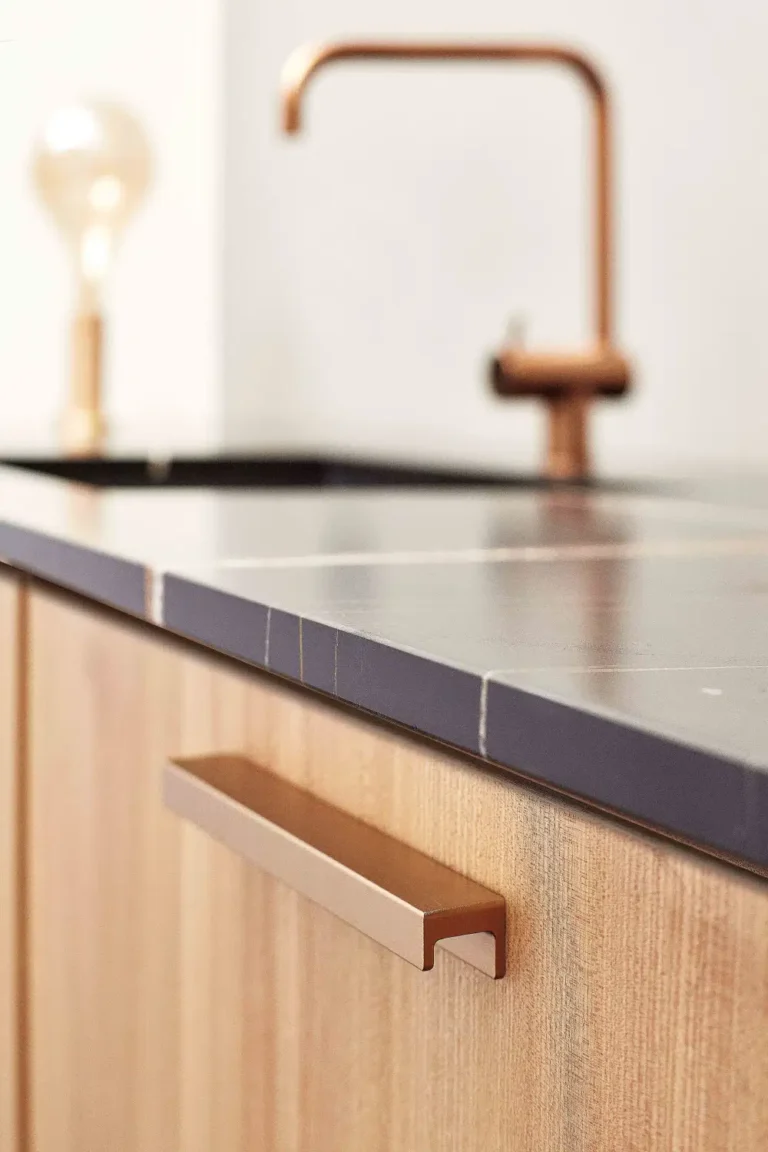 STATION HANDLE-Brushed brass