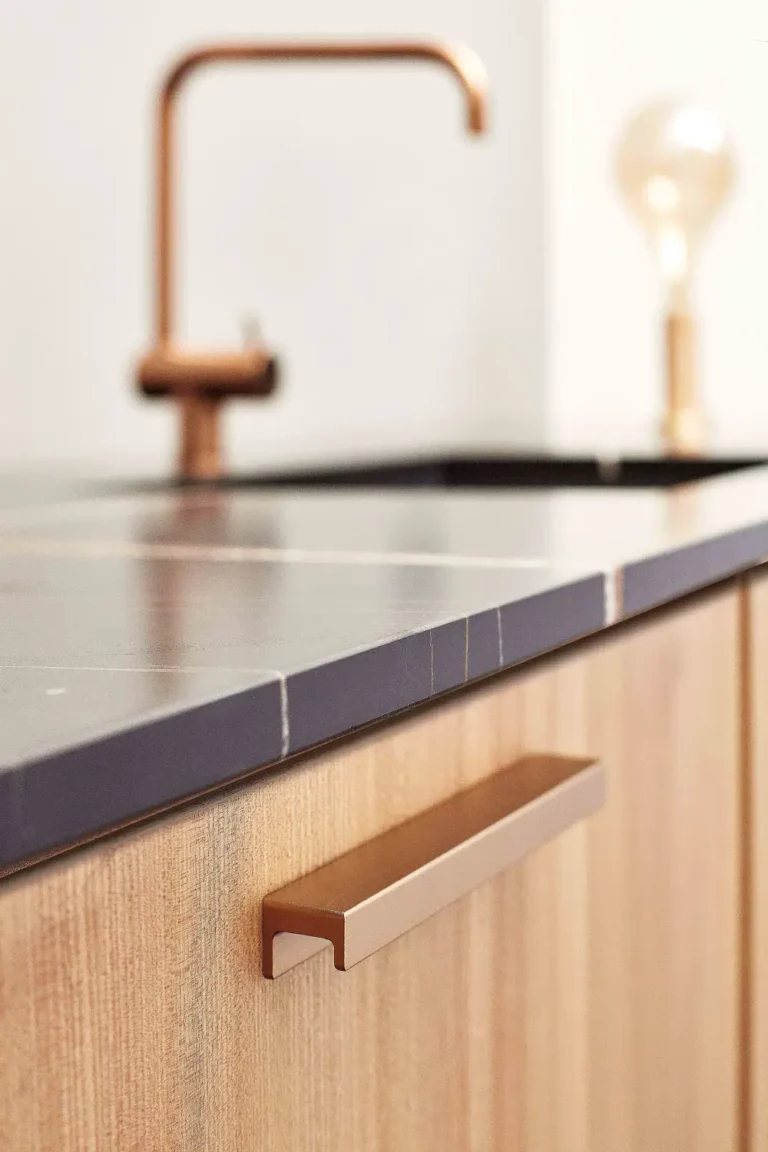 STATION HANDLE-Brushed brass