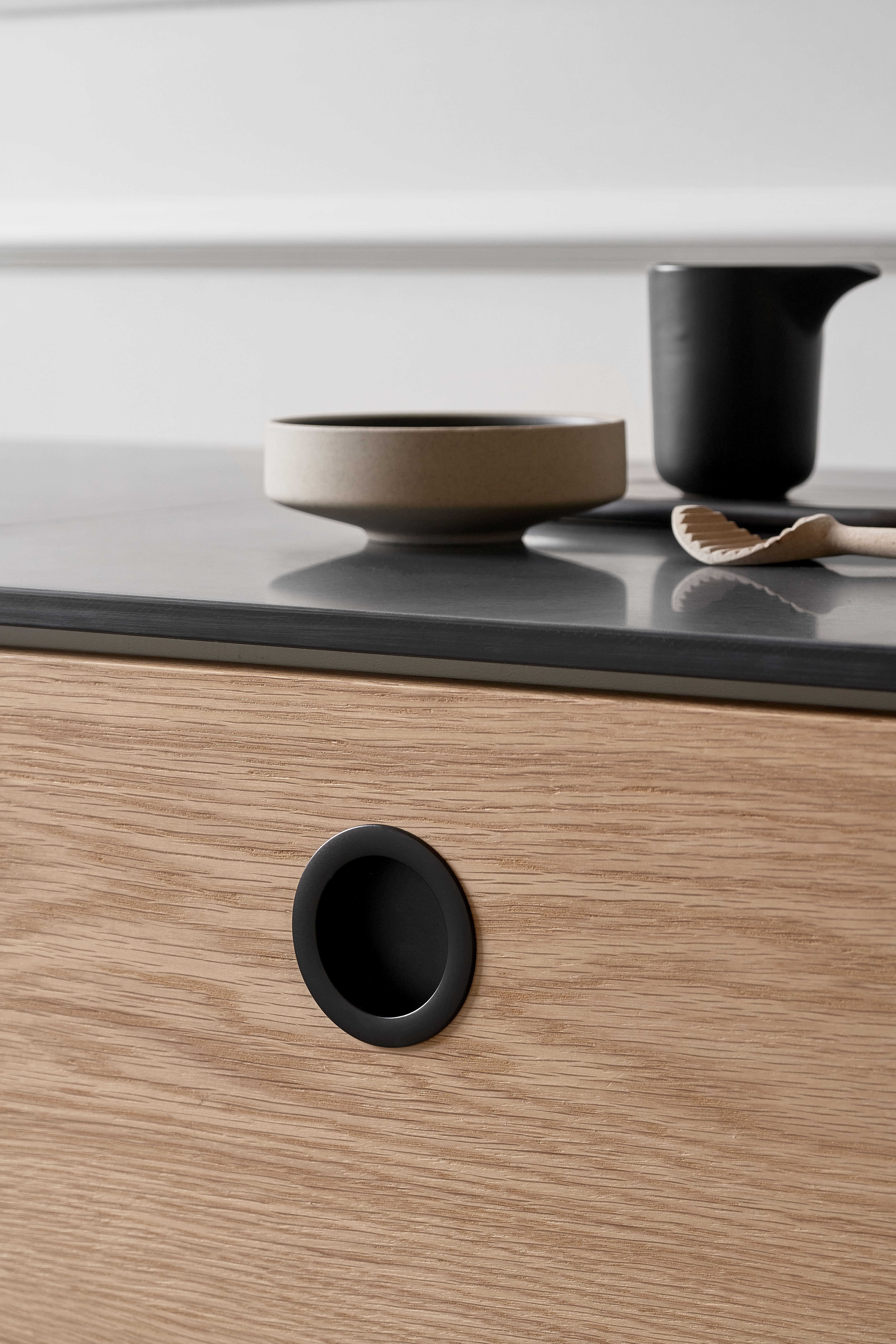 TUB Round- Matte Black