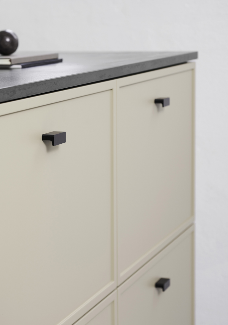 Elan—Brushed Matte Black