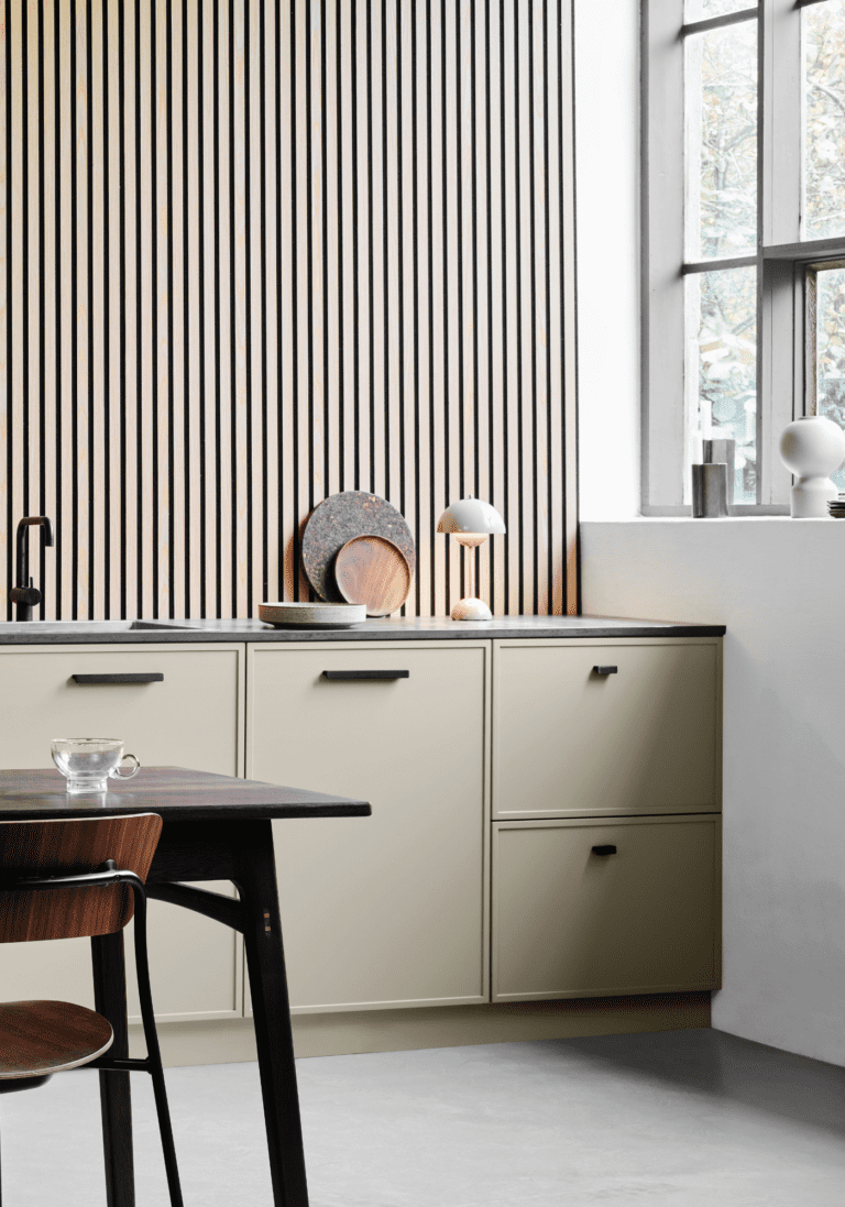 Elan—Brushed Matte Black