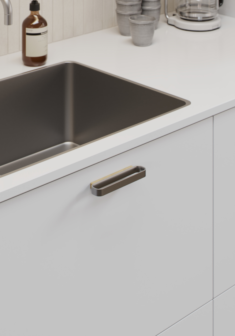 Race— Clear lacquered/Inox look